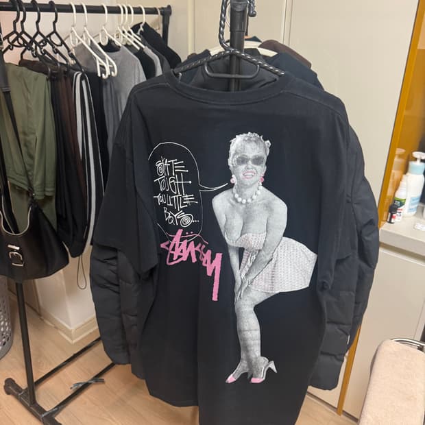 스투시 마릴린 먼로 반팔 블랙 L 팔아요