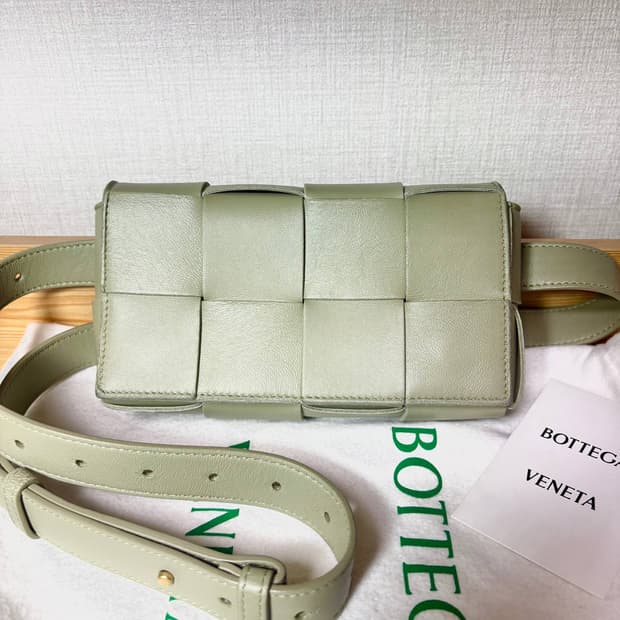 보테가베네타 카세트백 올리브