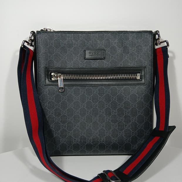 구찌 수프림 GG 메신저백 474137