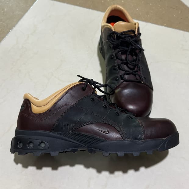 2002 nike air adventurist low brown