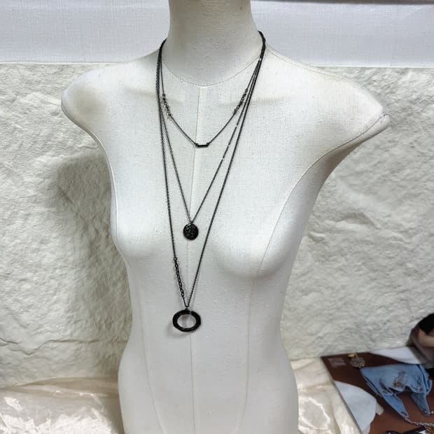 빈티지 고딕  다크 3층 레이어드 오리엔탈 해머링 메탈 목걸이