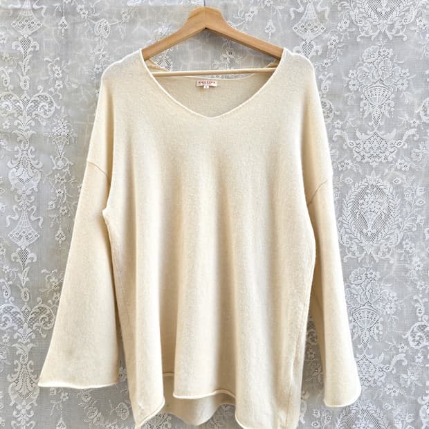 캐시미어 100% 브이넥 니트