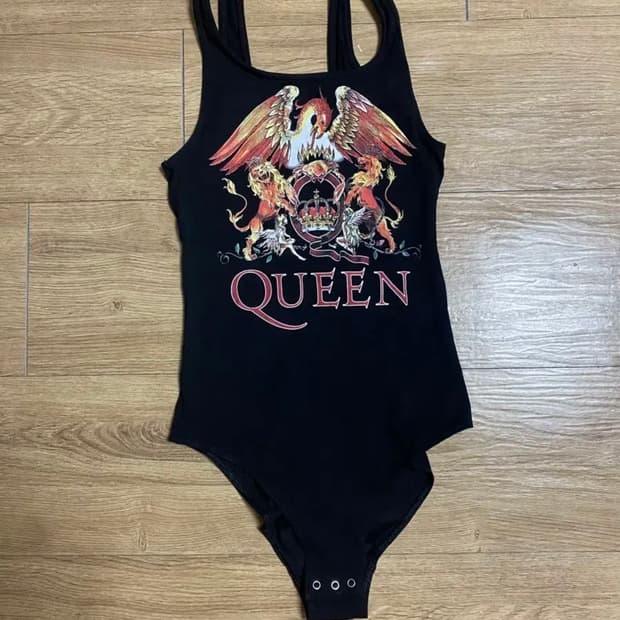 퀸 콜라보 바디수트 새것 