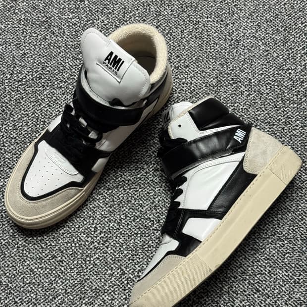 AMI 하이탑 스니커즈