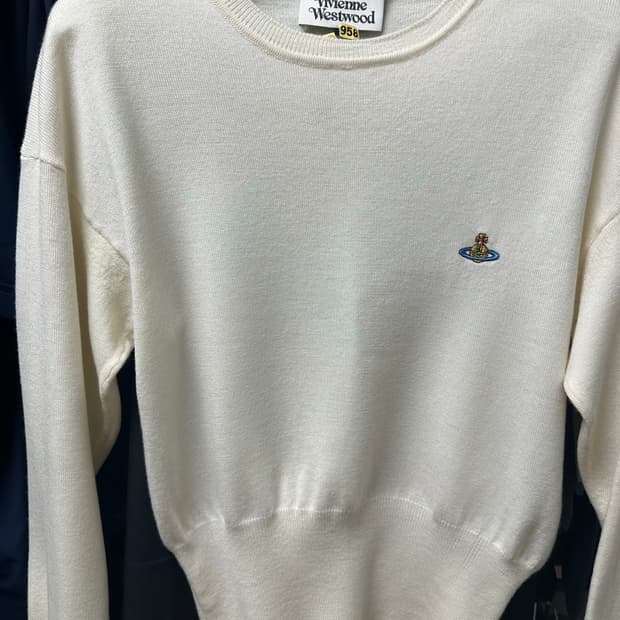 정품 비비안웨스트우드 니트