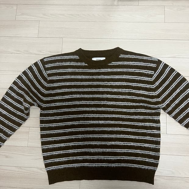 웨이비니스 헤어리 스트라이프 니트 2사이즈