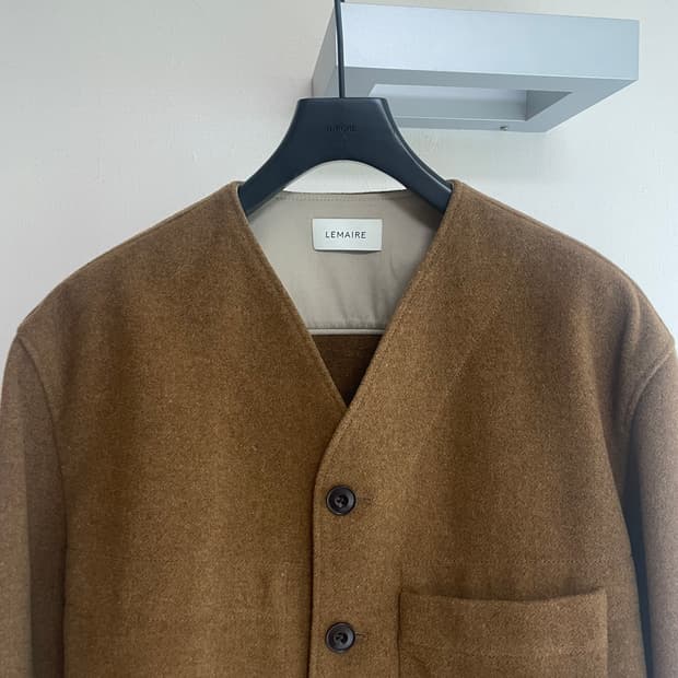 르메르 18FW 브이넥 라이너 꼬냑 48