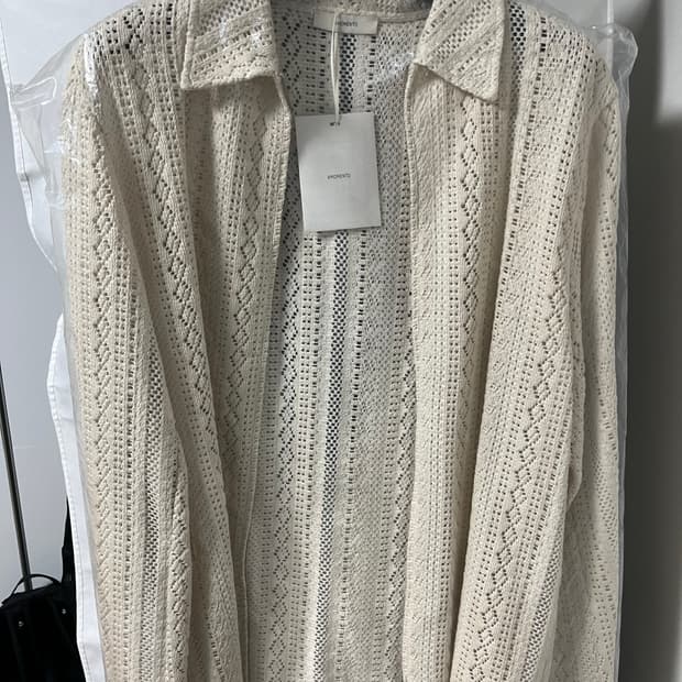 아모멘토 펀칭 카라 가디건