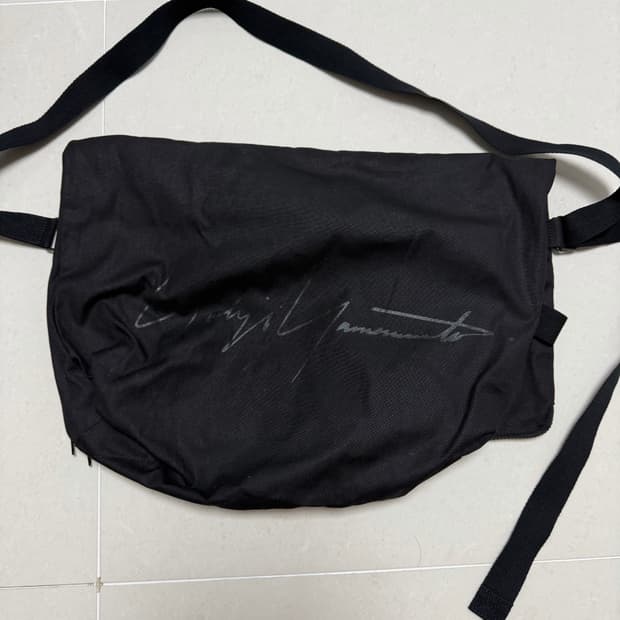 Yohji Yamamoto 메신저 bag