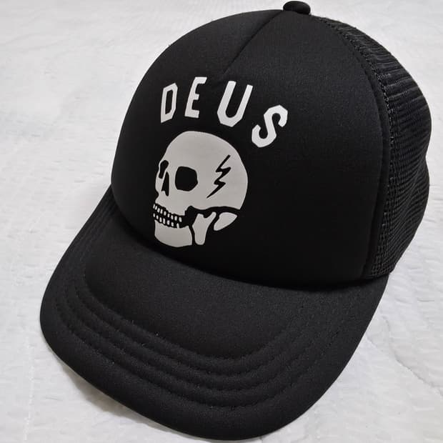 데우스 스컬 해골 모자 트러커캡 매쉬캡 트러커햇 DEUS