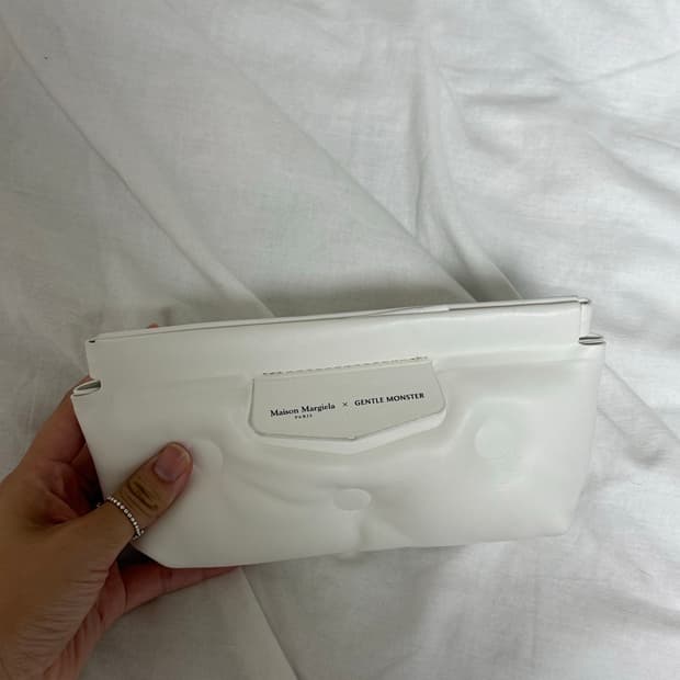 마르지엘라 젠틀몬스터 케이스