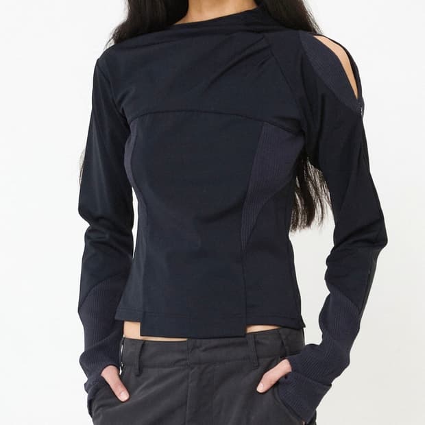 웻태그 FRONT TUCK RIB PANEL TOP CHARCOAL