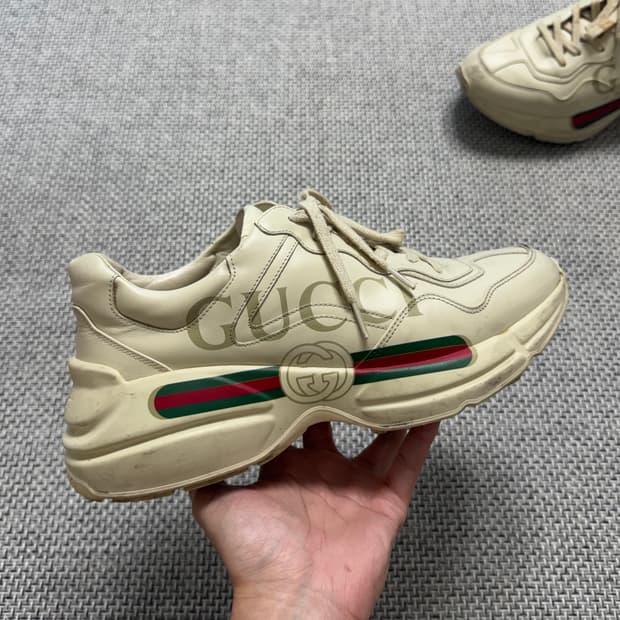 구찌 라이톤 띠로고 아이보리 스니커즈 신발