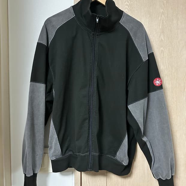 카브엠트 오버다이 패널드 집업 자켓 24FW
