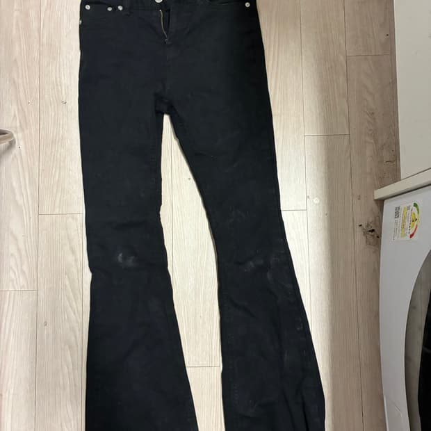 Black damage slim pants