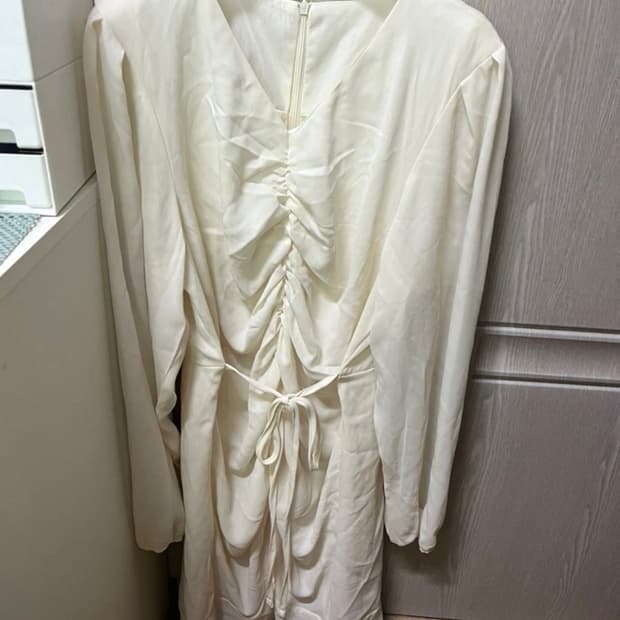 육육걸즈 셔링 미디 원피스