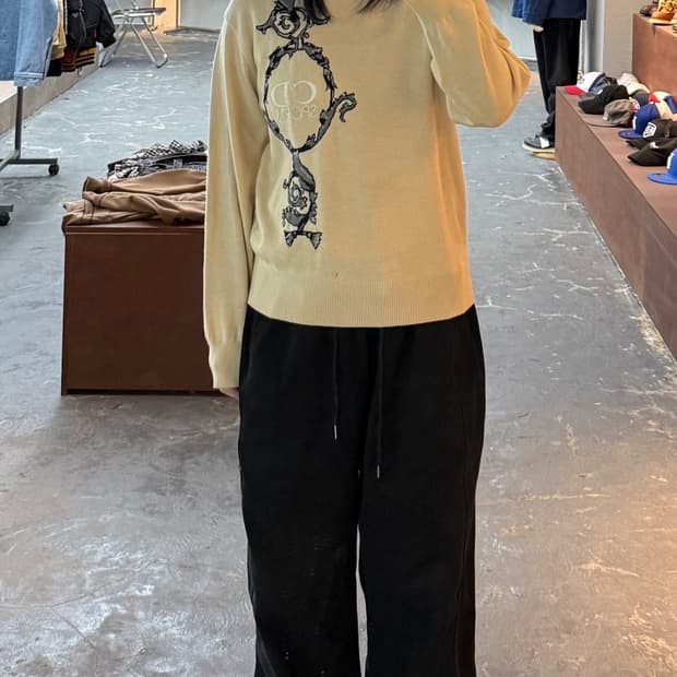 크리스찬 디올 스포츠 빅 자수로고 아이보리 모 소재 니트 H1328