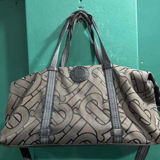 버버리 보스턴백