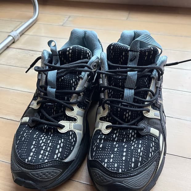 아식스 젤님버스9 블랙 건메탈 280