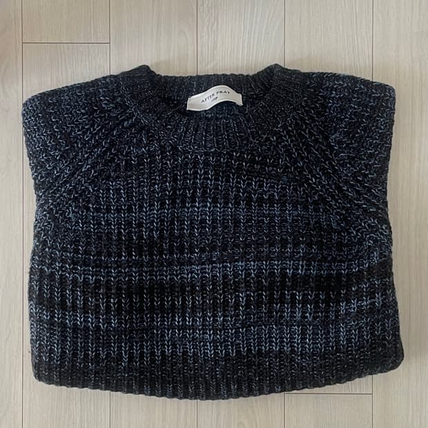 [L] 애프터프레이 솔라 인타르시아 니트 네이비