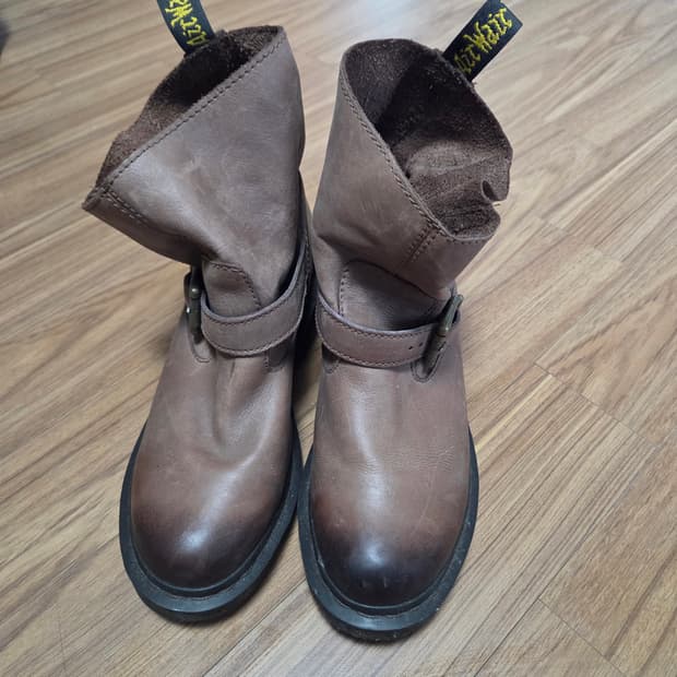 닥터마틴 엔지니어 부츠 UK6(250)