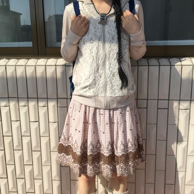 Lace trimming hood zip up