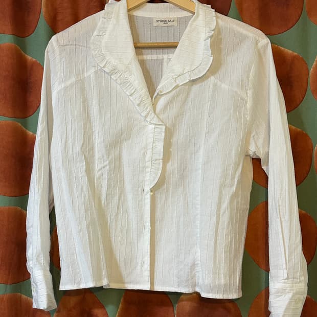 Studio salt 블라우스 판매합니다