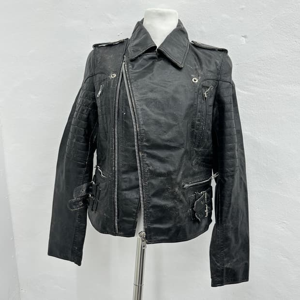 Garment washed distressed tanning sheeps