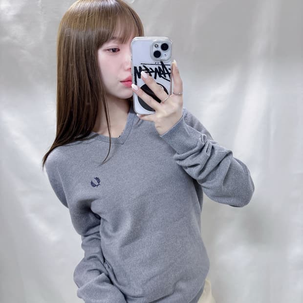 프레드페리 그레이 브이넥 니트