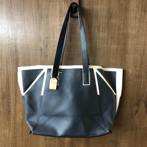 Issey miyake 숄더백