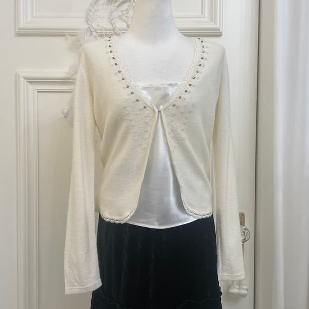 cream white beads point one button cardi
