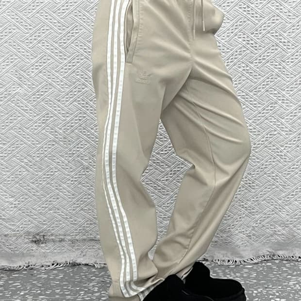 아디다스 스트릿 캐주얼 레더 가죽 삼선 밴딩 트랙팬츠 XS C10760