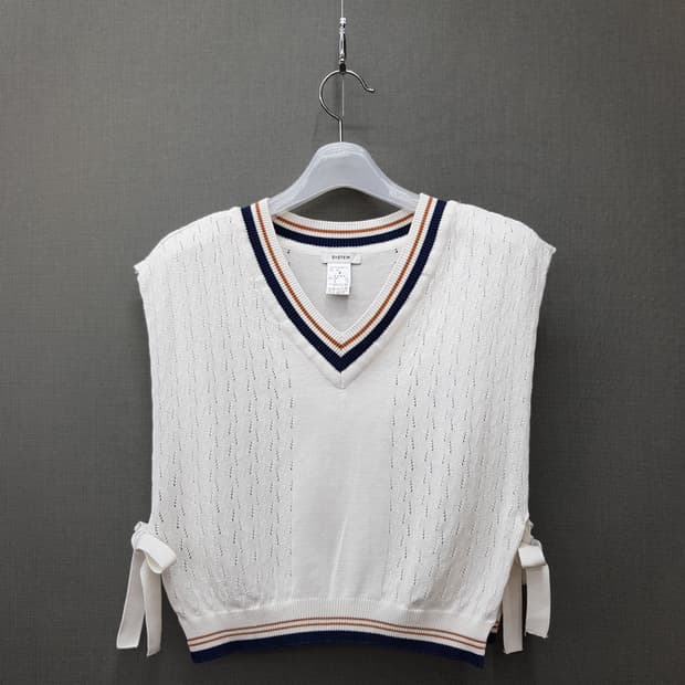 한섬 시스템 2022 트리밍 브이넥 니트 베스트 F사이즈