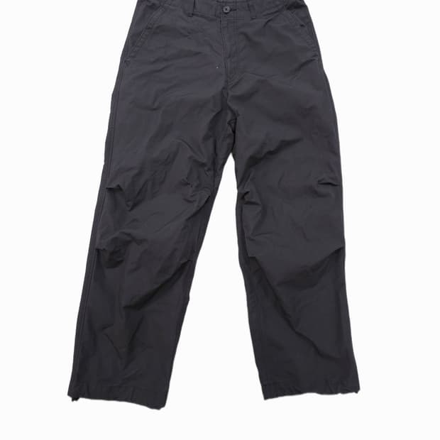 [79] 유니클로 차콜 그레이 파라슈트 팬츠
