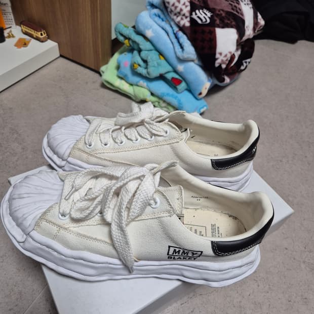 (급처)메종 미하라 야스히로 블레이키 OG 솔 캔버스 스니커즈 화이트