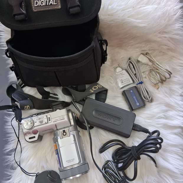 레트로 감성 #소니 사이버샷 DSC-F717 디지털 카메라#