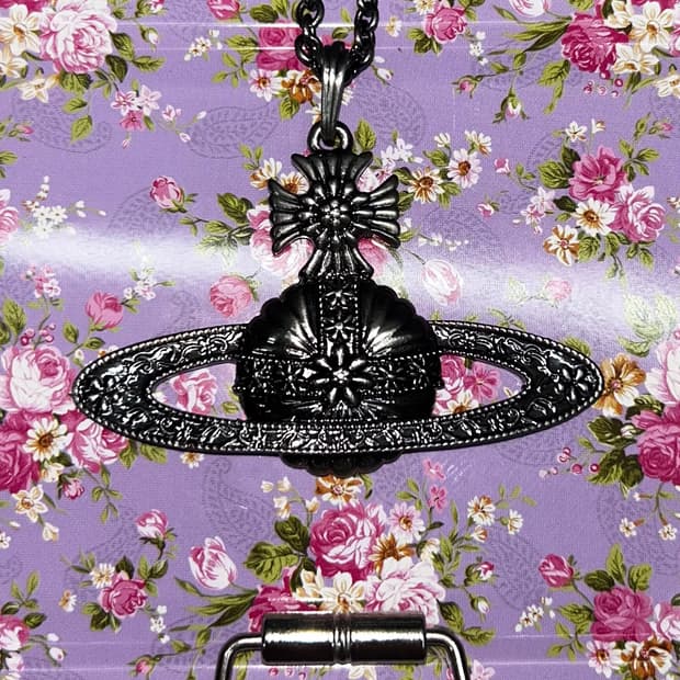 Vivienne Westwood Gothic PEN Necklace