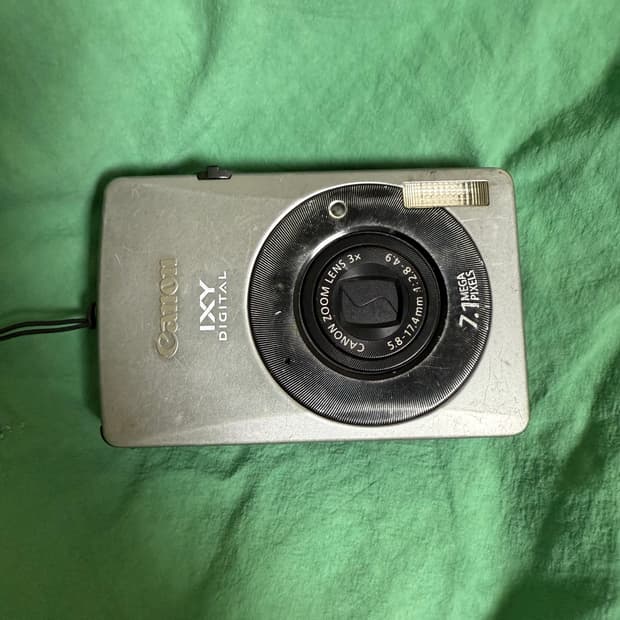 Canon ixy 90