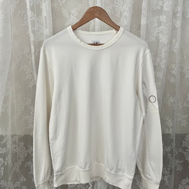 L) CP컴퍼니 크루넥 렌즈 맨투맨 아이보리