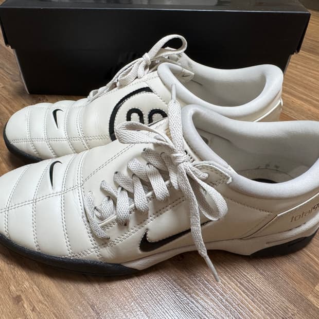 나이키 토탈 90 라이트 오어우드 브라운 블랙 255사이즈