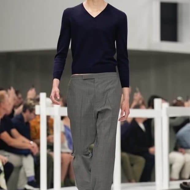 프라다 90s 엑스트라 파인 브이넥 스웨터