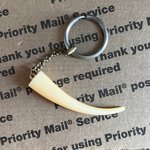 90s vtg Faux Ivory Fang Keyring