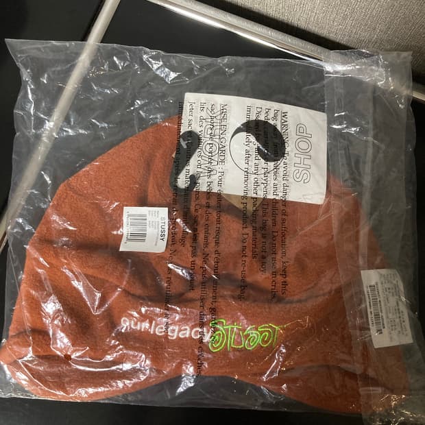 스투시 x 아워레가시 워크샵 폴라 플리스 비니 러스트