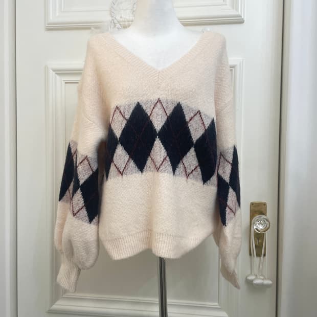 cream diamond point basic loose sweater