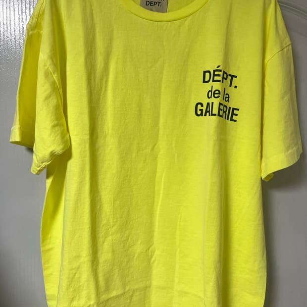 갤러리 디파트먼트 프렌치 로고 네온 반팔 M