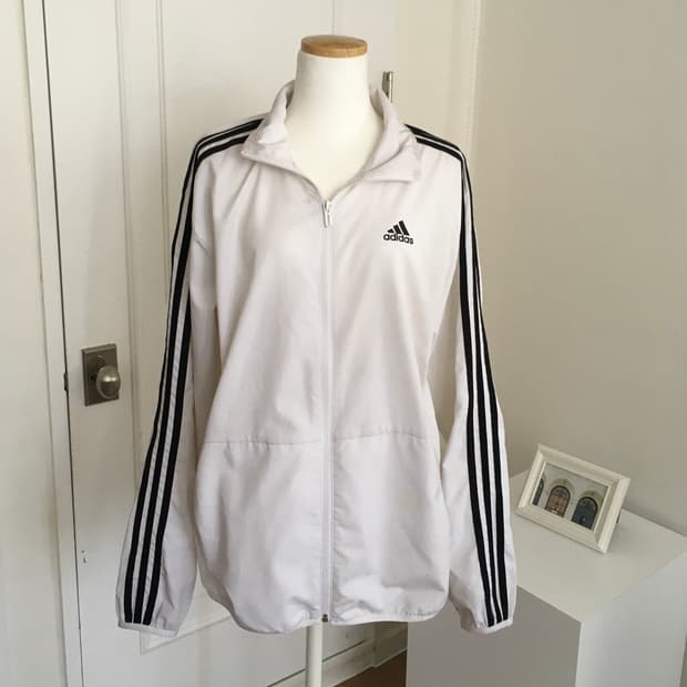 아디다스 화이트 바람막이