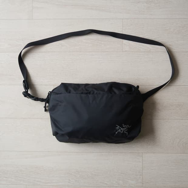 아크테릭스 헬리아드6 크로스 백