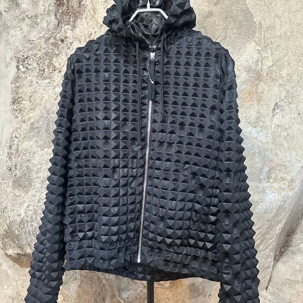 강혁 피라미드 엠보싱 후드 자켓
