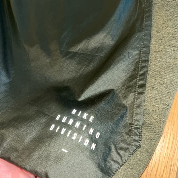 희귀템 나이키 러닝디비전 트랜스폼 탑(카키) 95 M