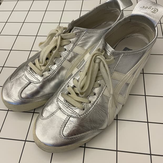 오니츠카타이거 mexico66 실버 스니커즈 275